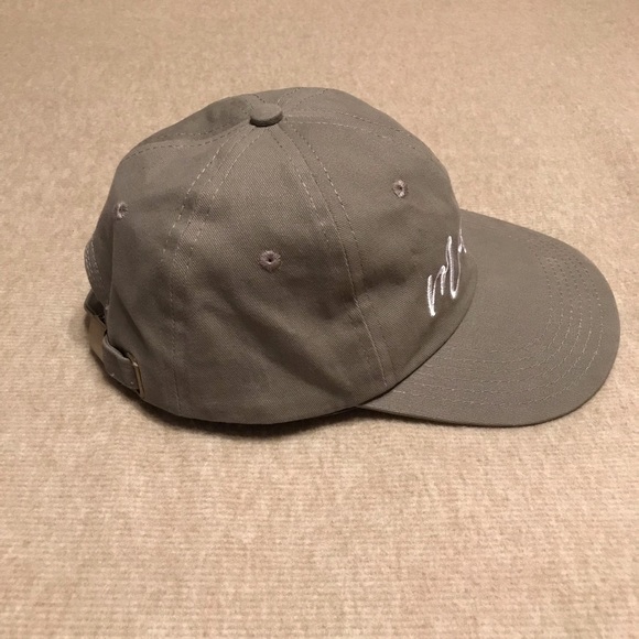 Mama Cap Hat classic 6 panel design w/ sweat-wicking support / adjustable close - Picture 12 of 16